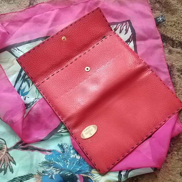 Fendi purse..FIRM - Picture 6 of 10